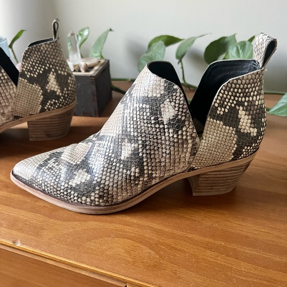 Dolce Vita Snake Print Booties Size 8 - Picture 10 of 10